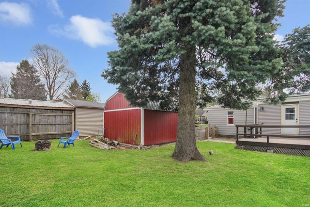 805 E Jefferson Avenue, Laporte, IN 46350