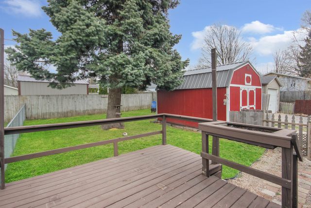 805 E Jefferson Avenue, Laporte, IN 46350