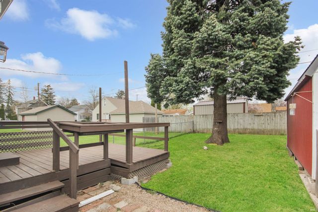 805 E Jefferson Avenue, Laporte, IN 46350