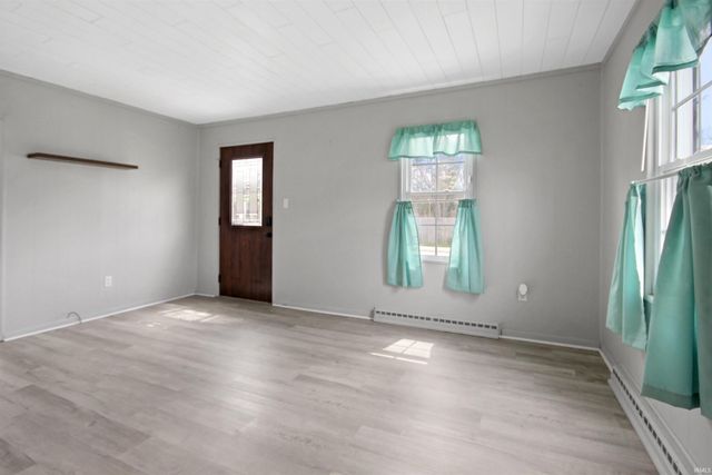 805 E Jefferson Avenue, Laporte, IN 46350
