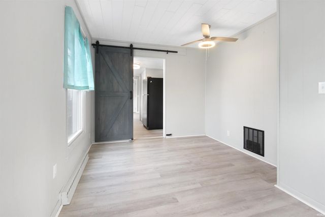 805 E Jefferson Avenue, Laporte, IN 46350