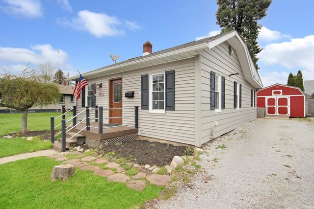 805 E Jefferson Avenue, Laporte, IN 46350