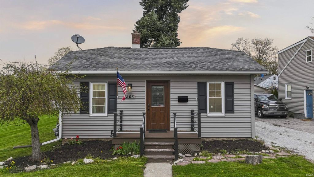 805 E Jefferson Avenue, Laporte, IN 46350