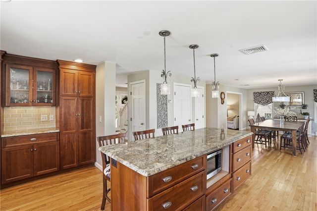 14 High Street, Barrington, RI 02806