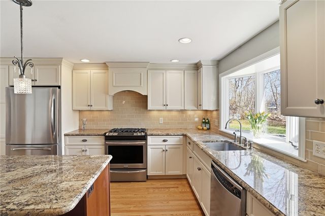 14 High Street, Barrington, RI 02806