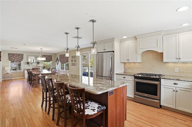 14 High Street, Barrington, RI 02806