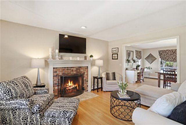 14 High Street, Barrington, RI 02806
