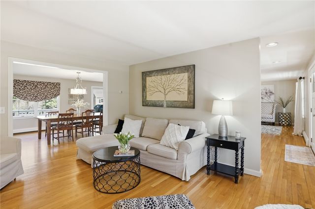 14 High Street, Barrington, RI 02806