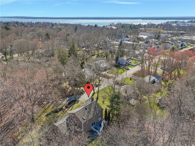 14 High Street, Barrington, RI 02806