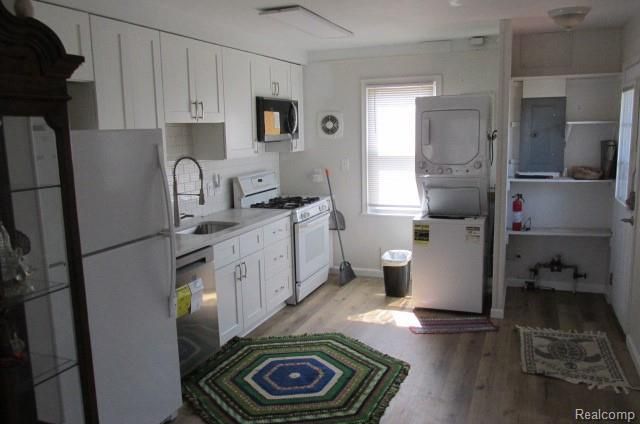 30953 7 Mile Road, Livonia, MI 48152