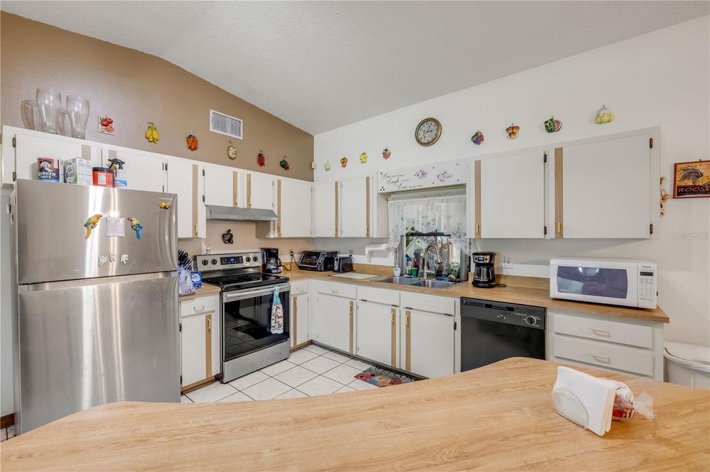 Image 14 of property listing at 2430 UNITY TREE DRIVE, Edgewater, FL 32141