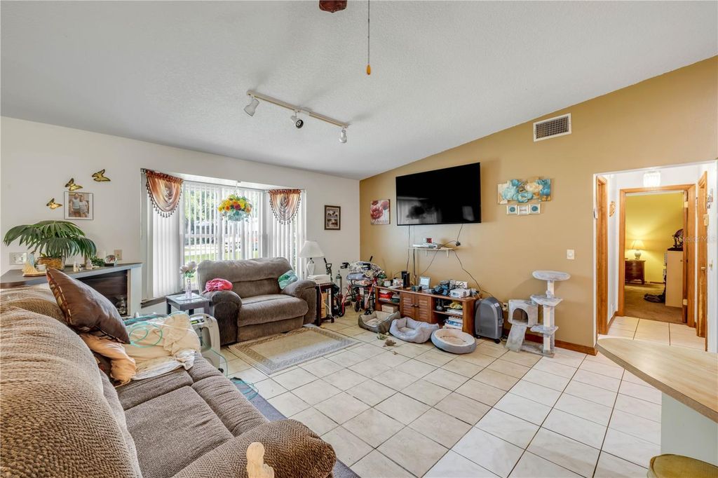 Image 19 of property listing at 2430 UNITY TREE DRIVE, Edgewater, FL 32141