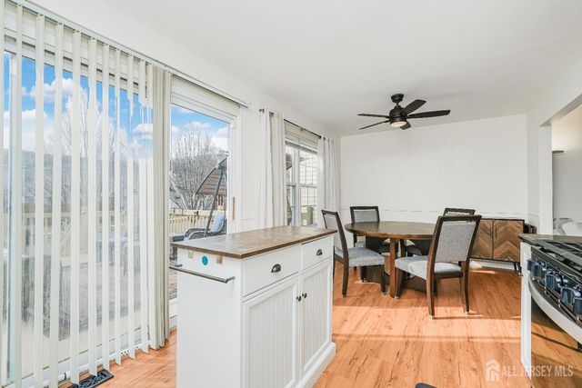 21 Karwatt Court, Sayreville, NJ 08872