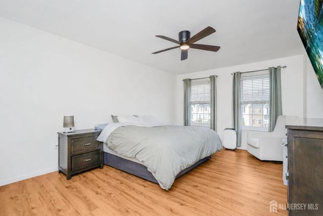 21 Karwatt Court, Sayreville, NJ 08872