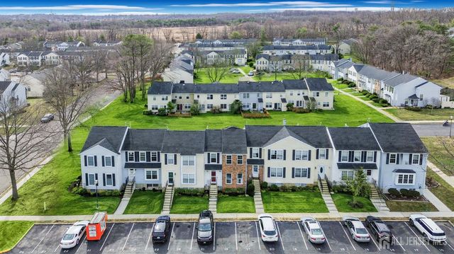 21 Karwatt Court, Sayreville, NJ 08872