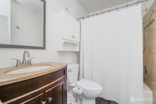 21 Karwatt Court, Sayreville, NJ 08872