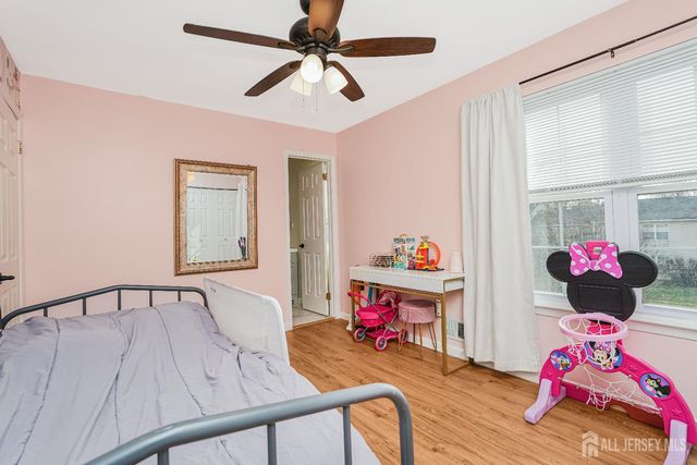 21 Karwatt Court, Sayreville, NJ 08872