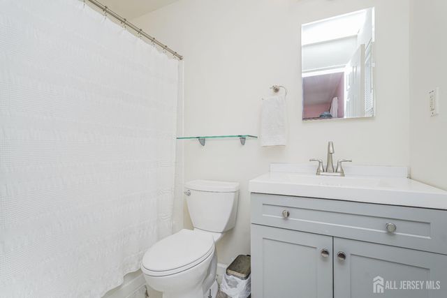 21 Karwatt Court, Sayreville, NJ 08872