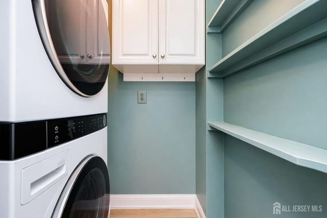 21 Karwatt Court, Sayreville, NJ 08872