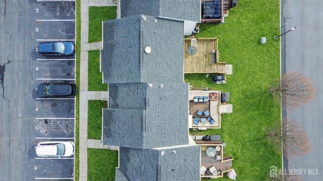 21 Karwatt Court, Sayreville, NJ 08872