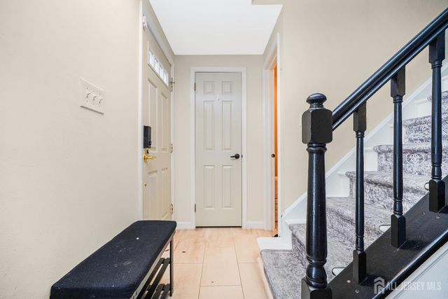 21 Karwatt Court, Sayreville, NJ 08872