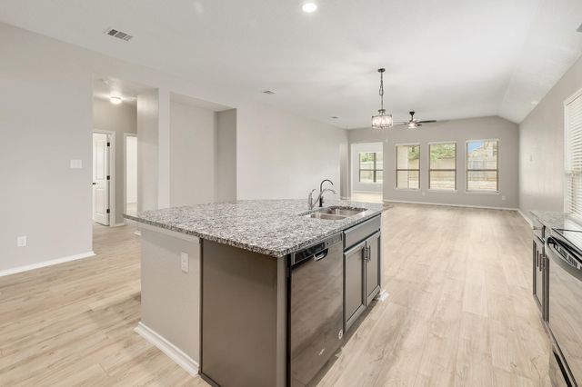 127 Scotsburg ST, Hutto, TX 78634