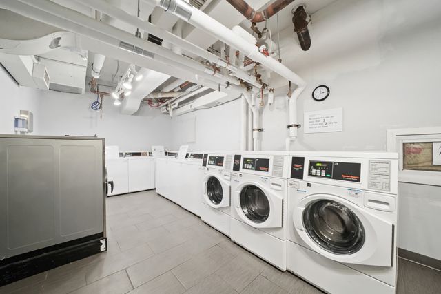 1550 N Lake Shore Drive 32C, Chicago, IL 60610