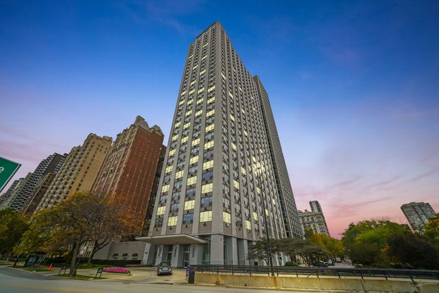 1550 N Lake Shore Drive 32C, Chicago, IL 60610