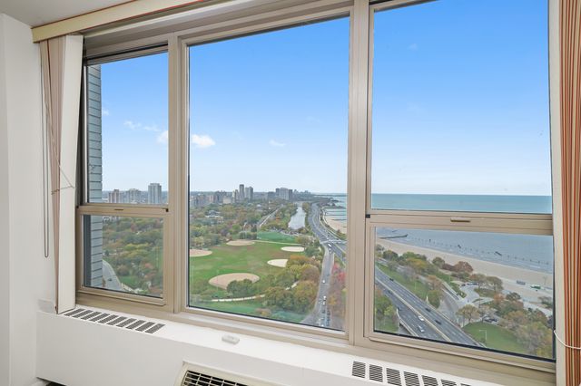 1550 N Lake Shore Drive 32C, Chicago, IL 60610