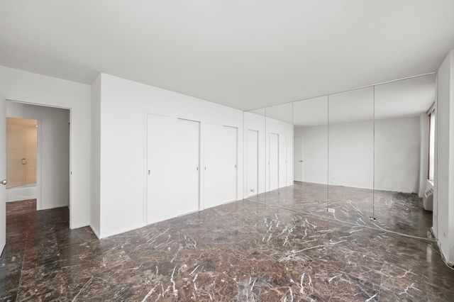 1550 N Lake Shore Drive 32C, Chicago, IL 60610