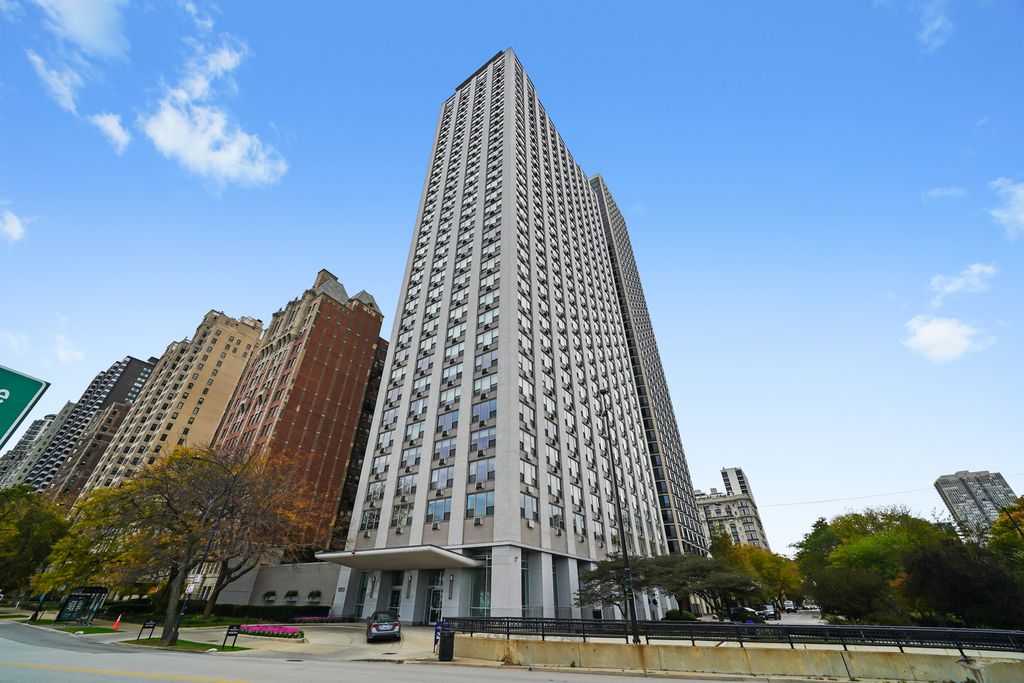 1550 N Lake Shore Drive 32C, Chicago, IL 60610