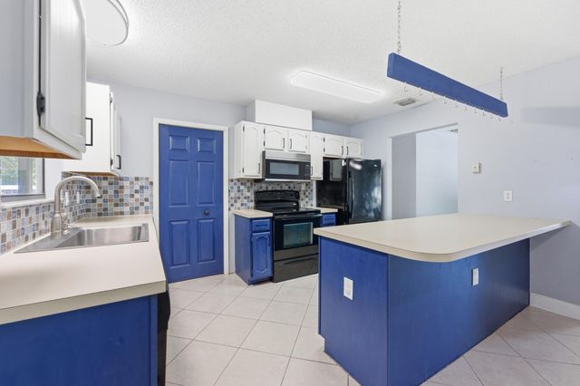 13618 59th Court N, West Palm Beach, FL 33411