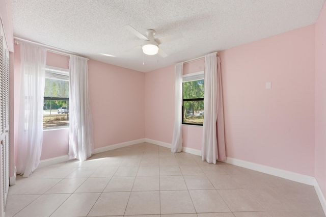 13618 59th Court N, West Palm Beach, FL 33411