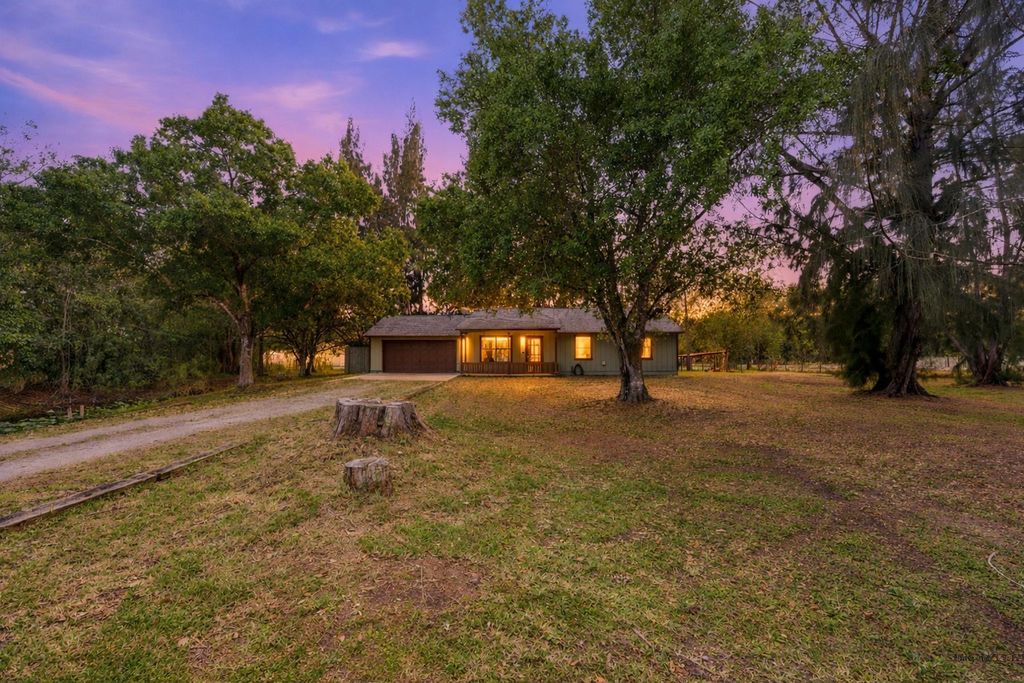 13618 59th Court N, West Palm Beach, FL 33411