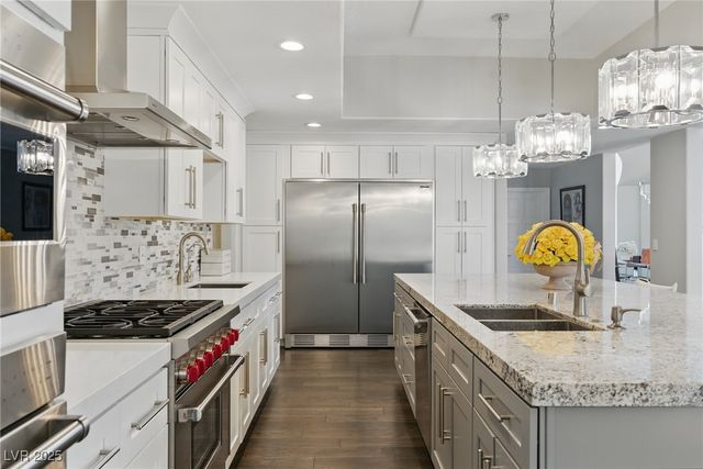 13 Dovetail Circle, Henderson, NV 89014