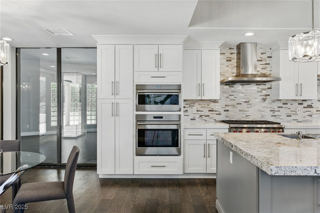 13 Dovetail Circle, Henderson, NV 89014