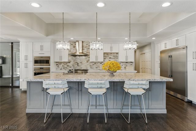 13 Dovetail Circle, Henderson, NV 89014