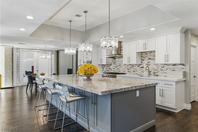 13 Dovetail Circle, Henderson, NV 89014