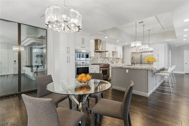 13 Dovetail Circle, Henderson, NV 89014