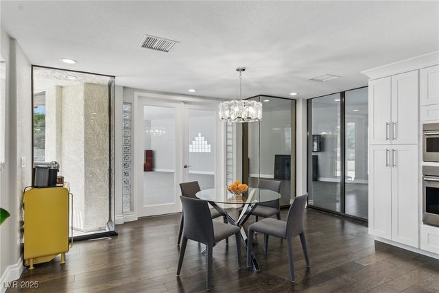 13 Dovetail Circle, Henderson, NV 89014