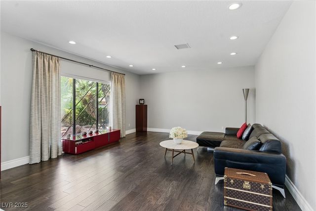 13 Dovetail Circle, Henderson, NV 89014