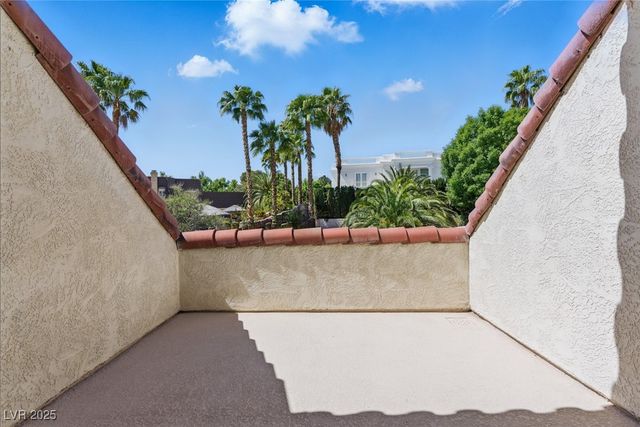 13 Dovetail Circle, Henderson, NV 89014
