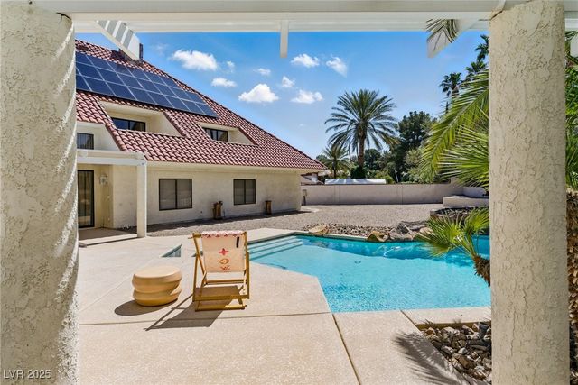 13 Dovetail Circle, Henderson, NV 89014