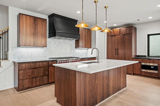 5409 Chevy Chase A, Houston, TX 77056