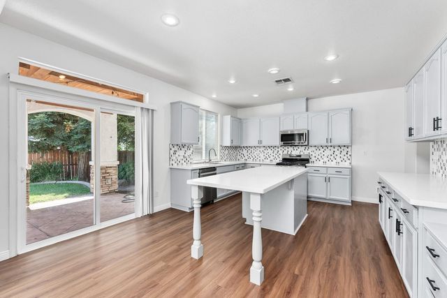6279 Pine Meadow Cir, Stockton, CA 95219