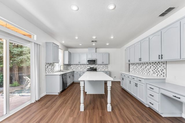 6279 Pine Meadow Cir, Stockton, CA 95219