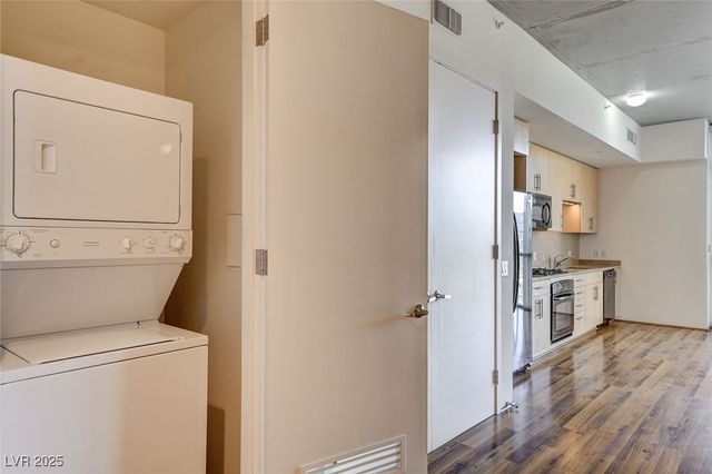 353 East Bonneville Avenue 315, Las Vegas, NV 89101