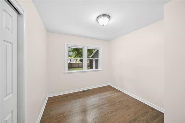 317 S 12th Street, St. Charles, IL 60174