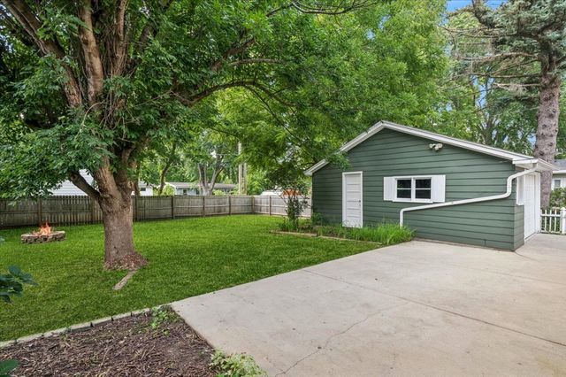 317 S 12th Street, St. Charles, IL 60174