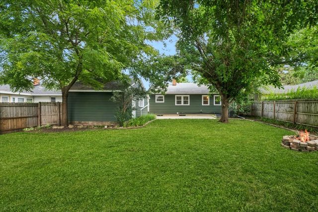 317 S 12th Street, St. Charles, IL 60174